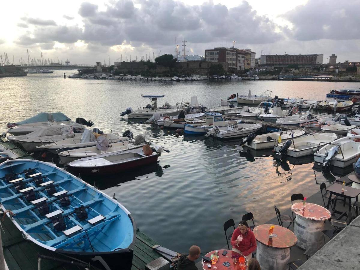 Livorno Apartment Bagian luar foto
