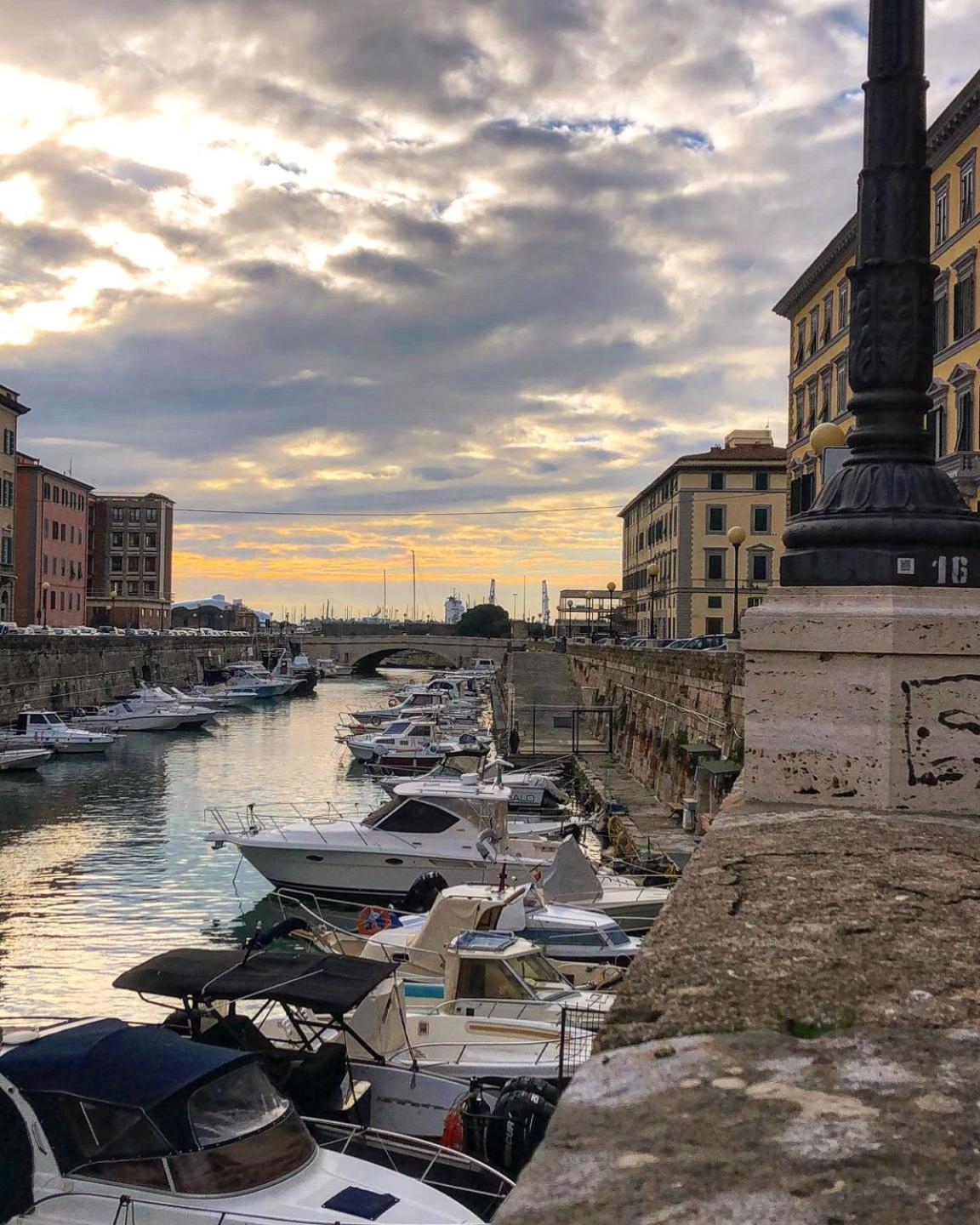 Livorno Apartment Bagian luar foto